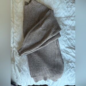 American Eagle Oversized Sweater- M